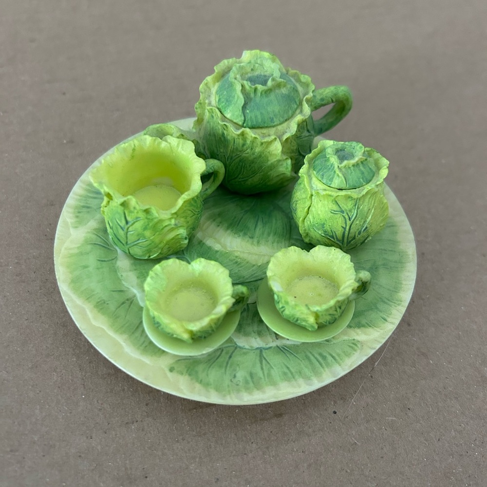 Green Cabbage Leaf Miniature Tea Set